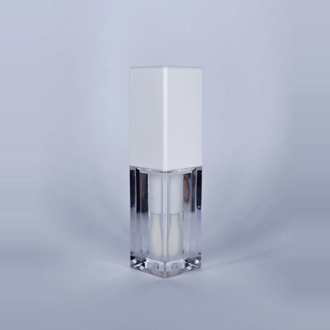 Gloss Angeles clear lip gloss, side view